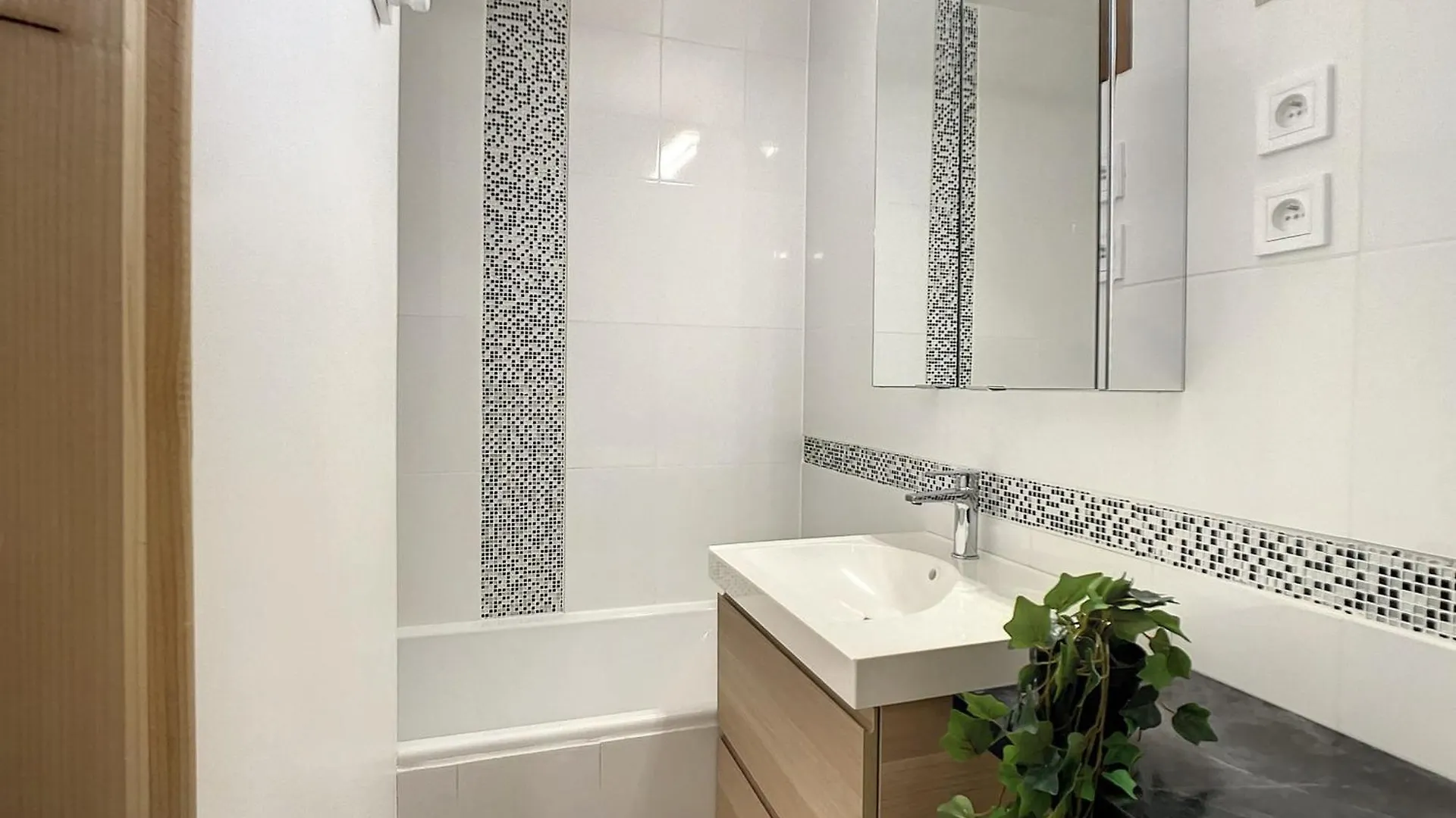 Apartment Appartement Renove Skis Aux Pieds, Proche Commerces, Courchevel 1650 - Fr-1-563-157